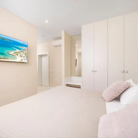 Opera וילה סרימה